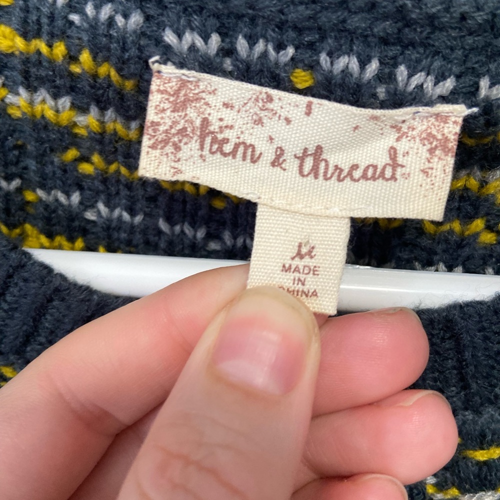 Hem & Thread Knit Patterned Sweater - Picture 2 of 2